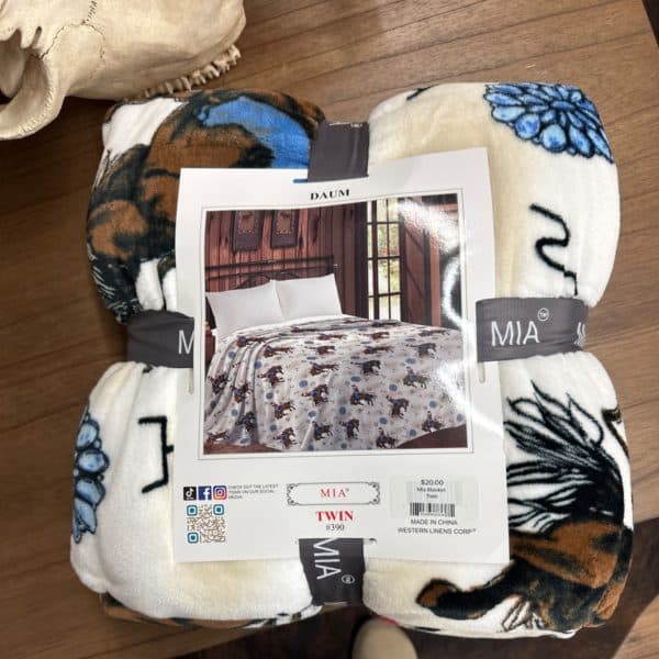Mia Blanket