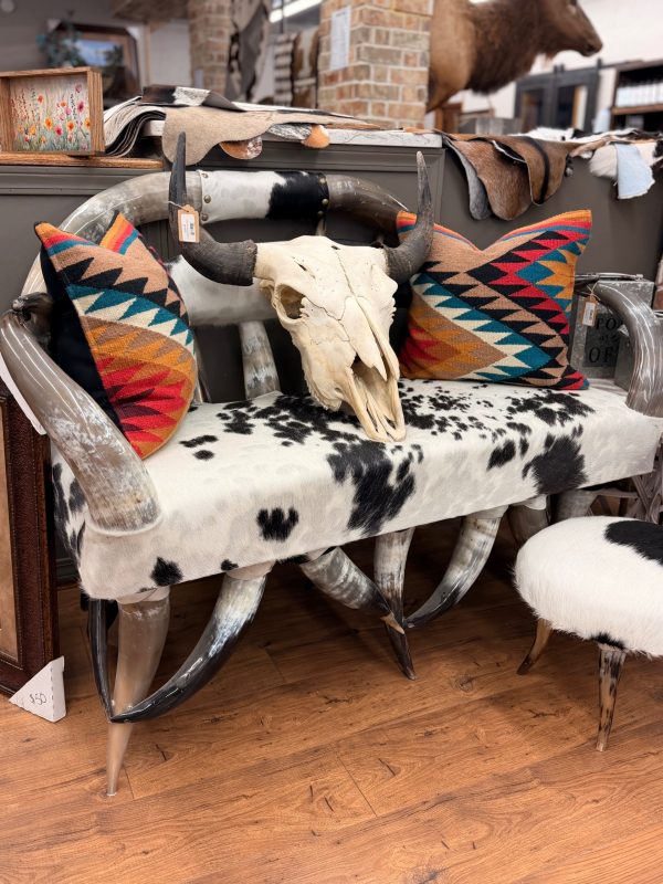 Longhorn Legacy Settee